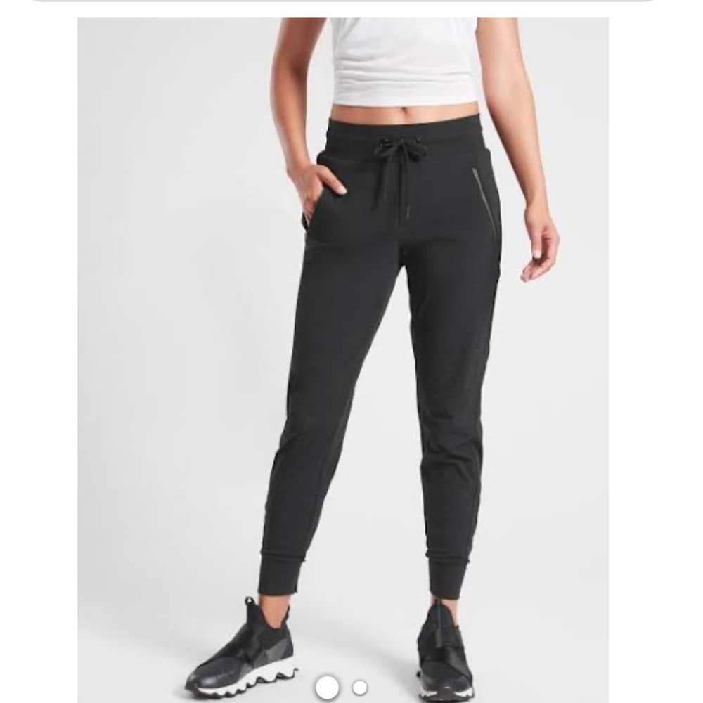 Athleta Trekkie North Jogger Mountain Olive